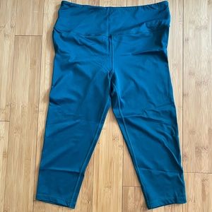 Vull Essential Fold Over Hug Crop